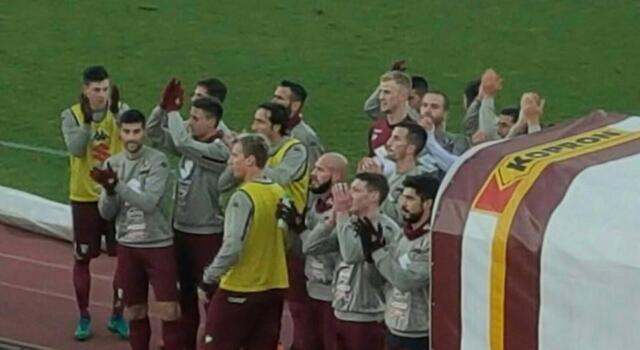 Toro, febbre da derby: carica dei tifosi, Cairo in Sisport