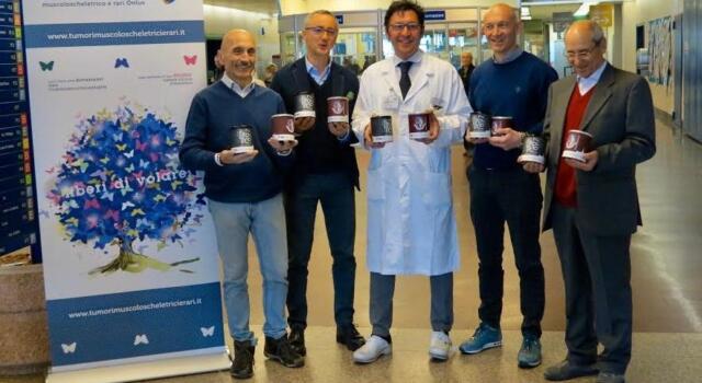 Derby della solidarietà: caffè per la lotta al tumore muscoloscheletrico