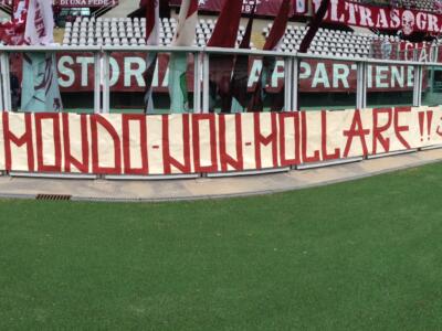 Mondonico, lo striscione della Maratona: “Sei nei nostri cuori, non mollare!”