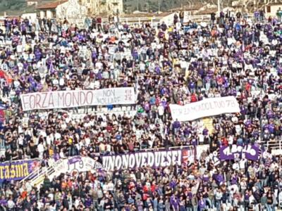 I tifosi della Fiorentina sostengono Mondonico “Non mollare!”