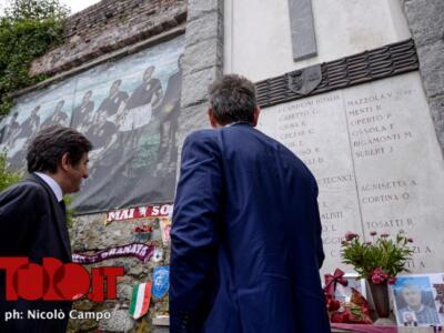 Chi meriterebbe di leggere i nomi dei caduti a Superga?