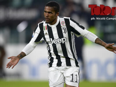 Giudice Sportivo, quattro giornate a Douglas Costa per lo sputo a Di Francesco