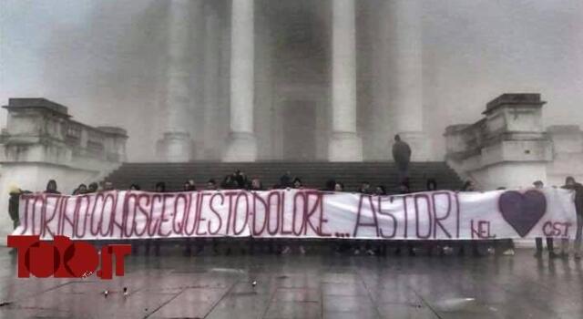 Astori, l’omaggio dei tifosi del Torino a Superga: “Conosciamo questo dolore”