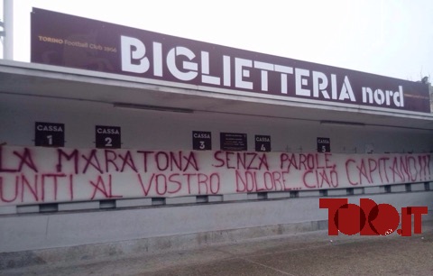Astori, i tifosi del Torino: “La Maratona senza parole, uniti al vostro dolore… ciao capitano”