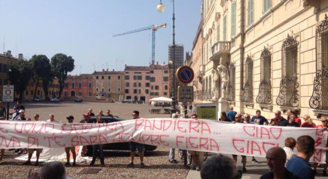 L’ultimo saluto a Gustavo Giagnoni: duomo gremito per l'”Uomo col colbacco”