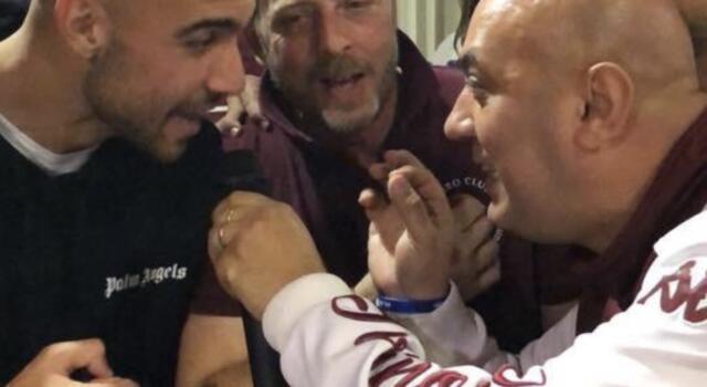 Zaza scatenato al Toro Club: canta l’inno e “chi non salta bianconero è”