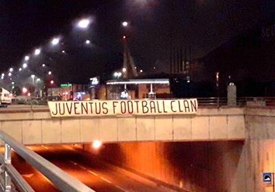 Derby, altro striscione dei tifosi granata: “Juventus Football Clan” davanti allo Stadium