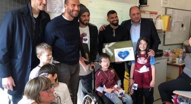 Il Toro si mobilita per la piccola Alessandra: una delegazione di giocatori ad Alba