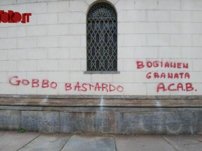 La Gran Madre imbrattata da alcuni ultras granata