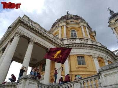 Superga, il ricordo degli Invincibili e il bagno di folla per il Toro / La gallery