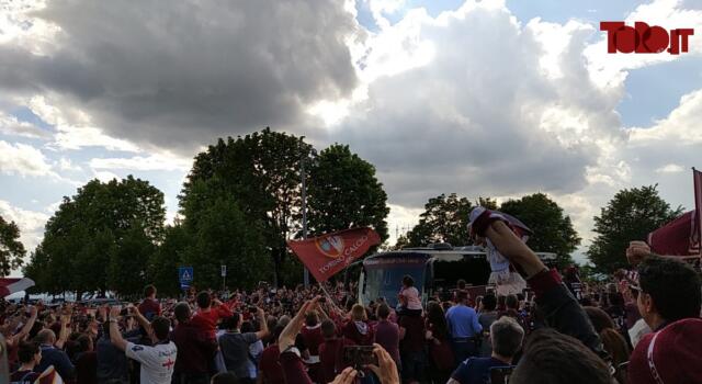 Superga, l’arrivo del Torino al Colle – VIDEO