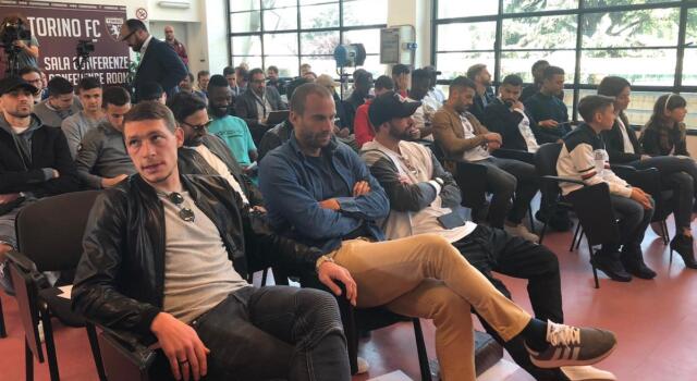 Toro, squadra e staff al completo per l’addio al calcio di Moretti. Belotti: “Grazie”