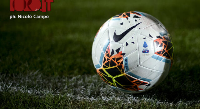 Uefa, il vicepresidente Uva: “Stop al calcio se la situazione precipita”