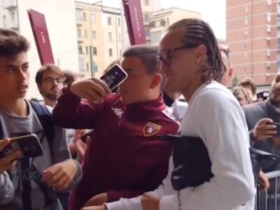 Toro, calore e affetto dai tifosi al Filadelfia: foto e autografi con i giocatori