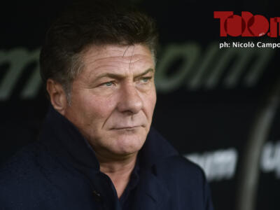 Fischi a Mazzarri alla lettura delle formazioni. E la Maratona canta: “Fuori le p…”