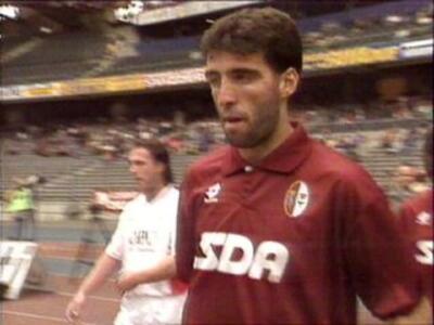 “Che fine hanno fatto?” Hakan Sukur: dai gol ai caffè in esilio, in Turchia rischia l’arresto