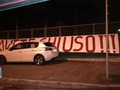 Torino, la contestazione al Filadelfia: lucchetti al Filadelfia e striscione “Avete chiuso”