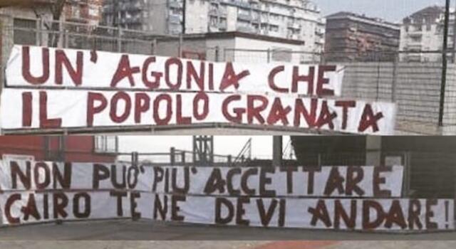 “Un’agonia che il popolo granata non può più accettare, Cairo te ne devi andare”. Striscioni al Fila