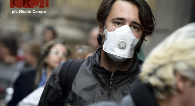 Dagli audio fasulli alla fake news su Ronaldo: le bufale sul coronavirus