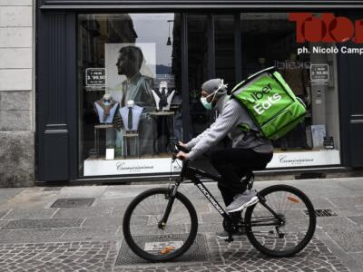 Nuovo decreto: l’elenco dei negozi e delle attività che restano aperti