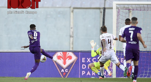 Il Toro si fa male da solo: un autogol e un erroraccio fanno sorridere i Viola