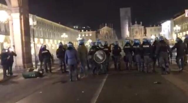 Scontri nella manifestazione anti-Dpcm: fermati alcuni ultras di Torino e Juventus