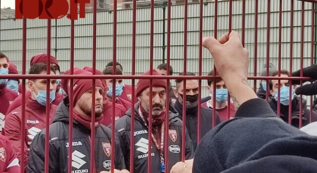 Giampaolo e la squadra a confronto con i tifosi: “Dovete sputare sangue”