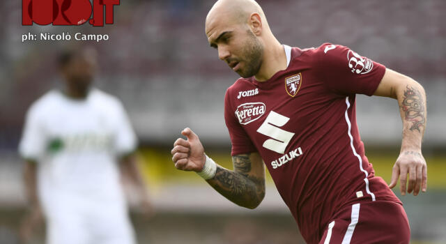 Zaza in versione “Peaky Blinders”: che sfilata in spogliatoio