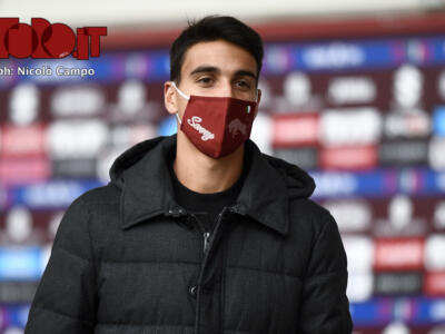 Sonego, il tennista granata lotta e poi chiede il risultato del suo Toro