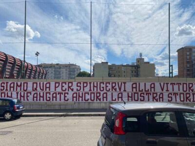 Raduno al Filadelfia / 500 tifosi, cori per la squadra, contestata la società