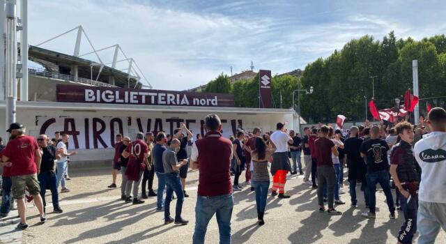 Al Grande Torino la manifestazione della Maratona contro Cairo