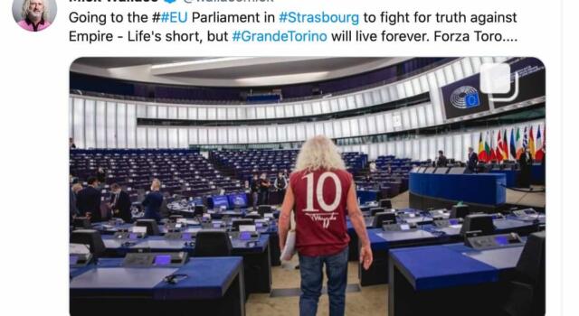 Mick Wallace, ancora un omaggio al Toro: a Strasburgo con la 10 di Mazzola