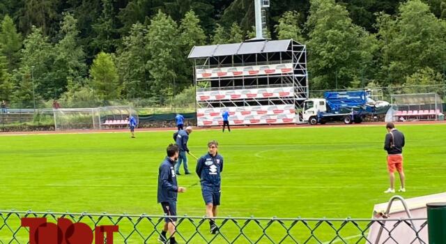 Il campo fa arrabbiare Juric: troppe zolle, giardinieri già costretti a sistemarlo