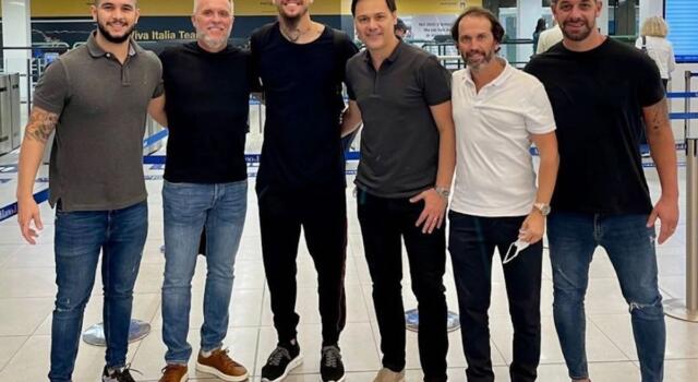 Calciomercato Torino, Lyanco in partenza dall’aeroporto: la FOTO