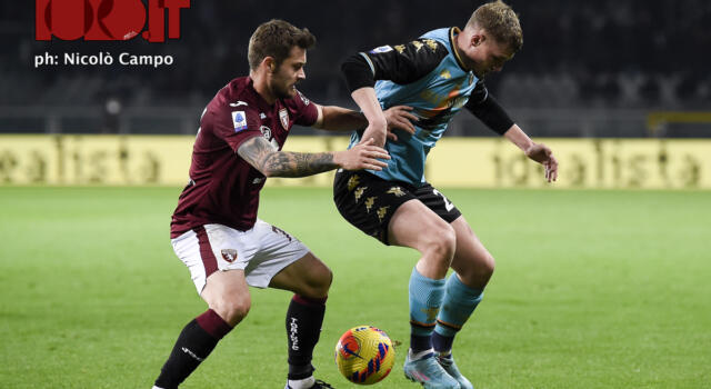 Succede di tutto: dopo 104 minuti il Toro si arrende al Venezia (e all’arbitro)