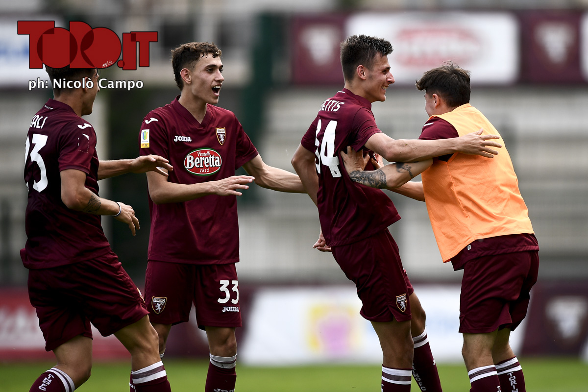 Zanetti e Gineitis esultano