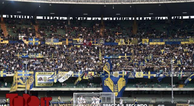 Mima lo schianto di un aereo, il Verona: “Azioni per identificarlo e allontanarlo”