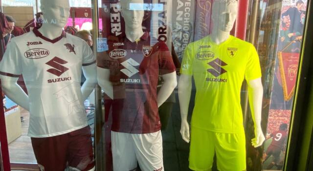 Torino, ecco le maglie della stagione 2022-2023 / FOTO e VIDEO