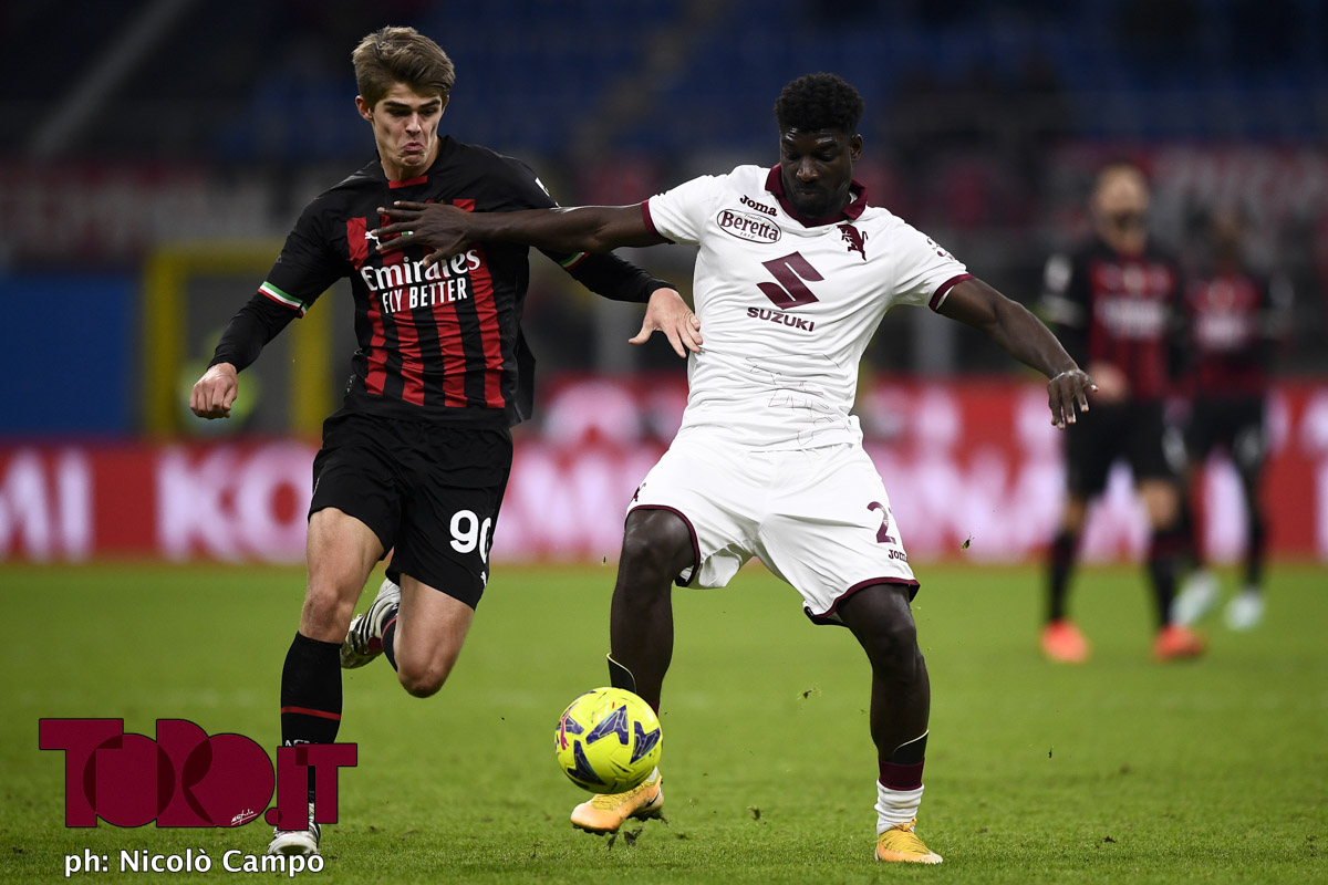 Michel Adopo e Charles De Ketelaere in Milan-Torino