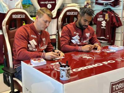 Djidji e Schuurs incontrano i tifosi: foto e autografi al Torino FC Store