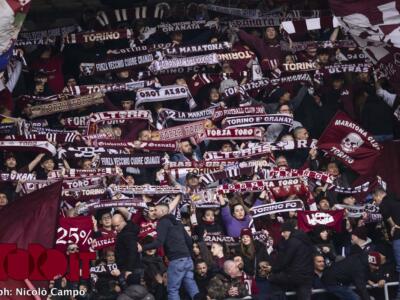 Filadelfia: giocatori sotto la curva a fine allenamento / VIDEO