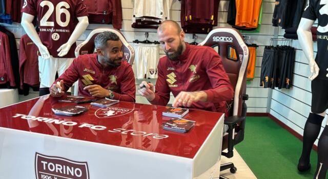 Torino, Djidji e Milinkovic-Savic: foto e autografi con i tifosi