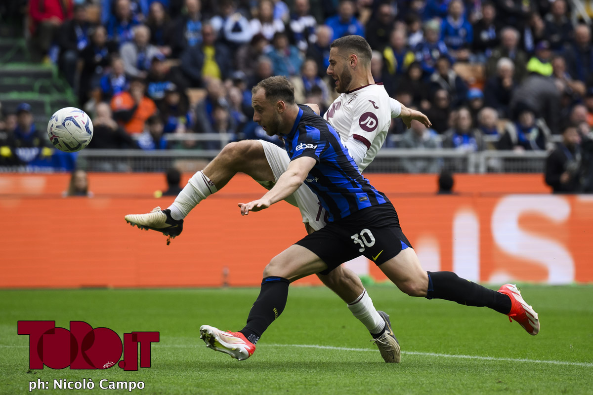 Nikola Vlasic e Carlos Augusto in Inter-Torino
