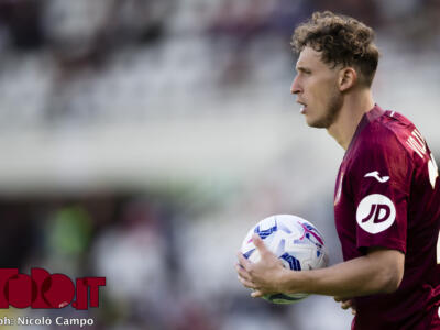 Vojvoda lavora da difensore: lo arretra anche Vanoli