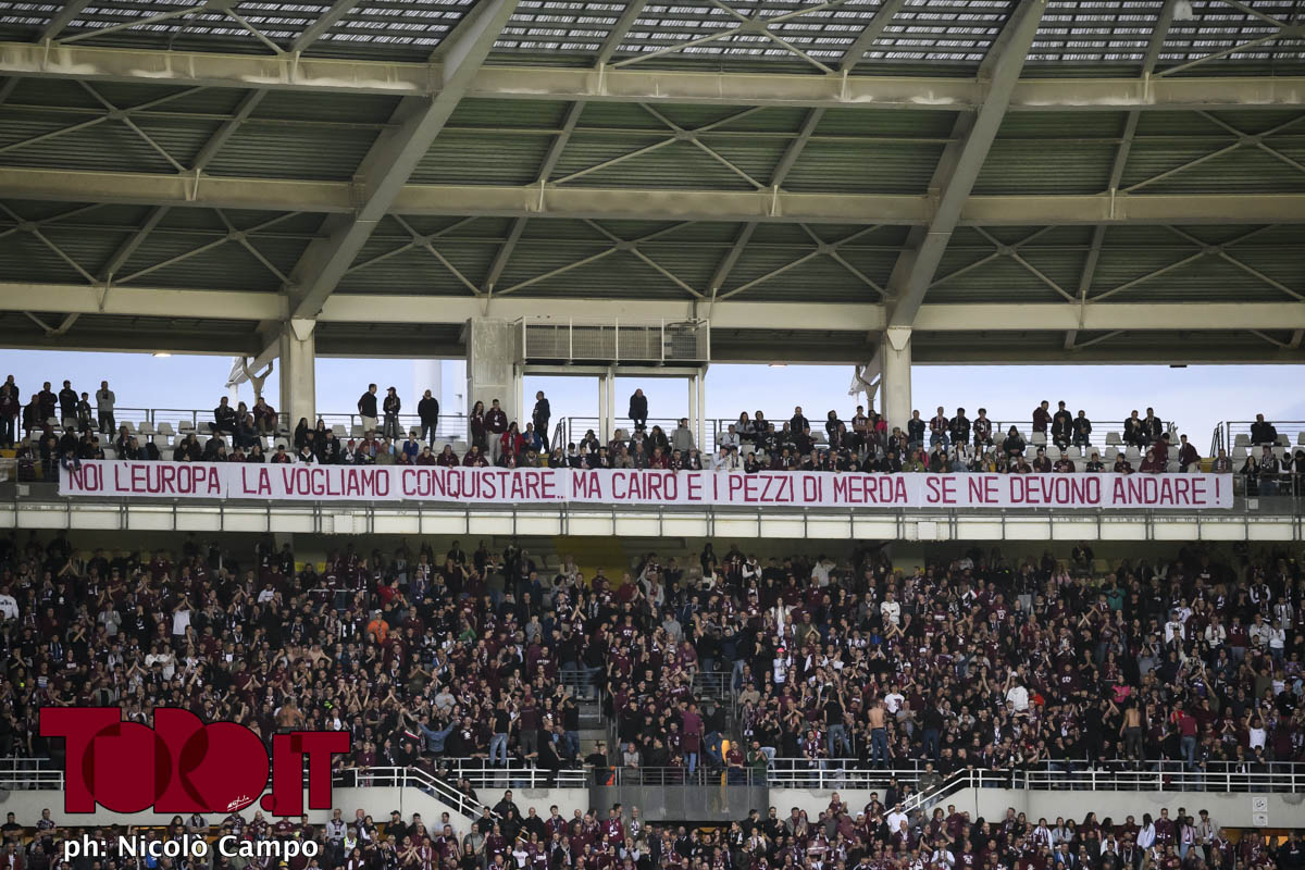 Striscione in Curva Maratona