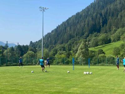 Pinzolo, l’allenamento pomeridiano Lazaro ispirato nelle punizioni