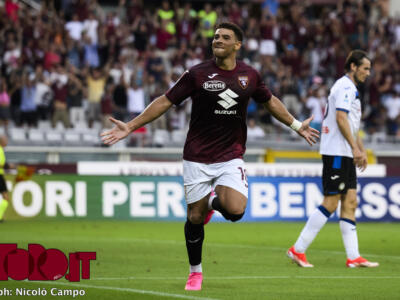 Adams, che presentazione: gol, assist e giocate da vero attaccante