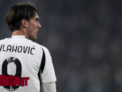 Vlahovic, problema al flessore: rischia il derby