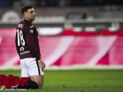 Adams stavolta c’è: primo derby per l’attaccante