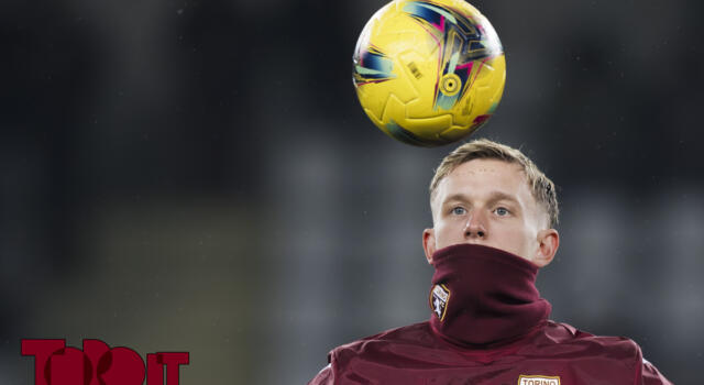 Torino, paura per Pedersen: forte pallonata in faccia. La situazione